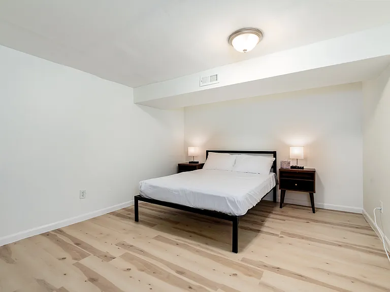 720 Jamaica Pl — Photo 19