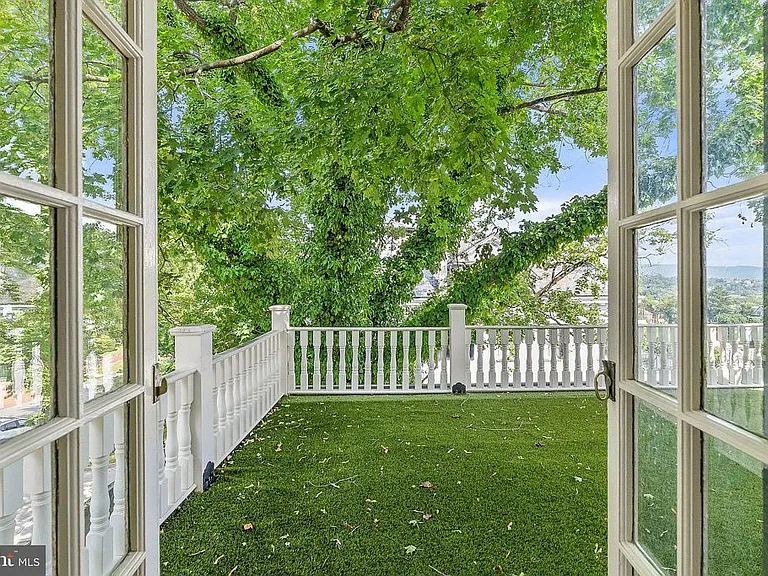 532 Washington St #1 — Photo 15