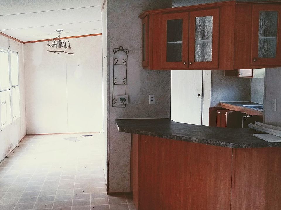2nd image of 8525 148th St