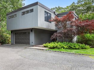 6 Woodland Way, Quogue, NY 11959