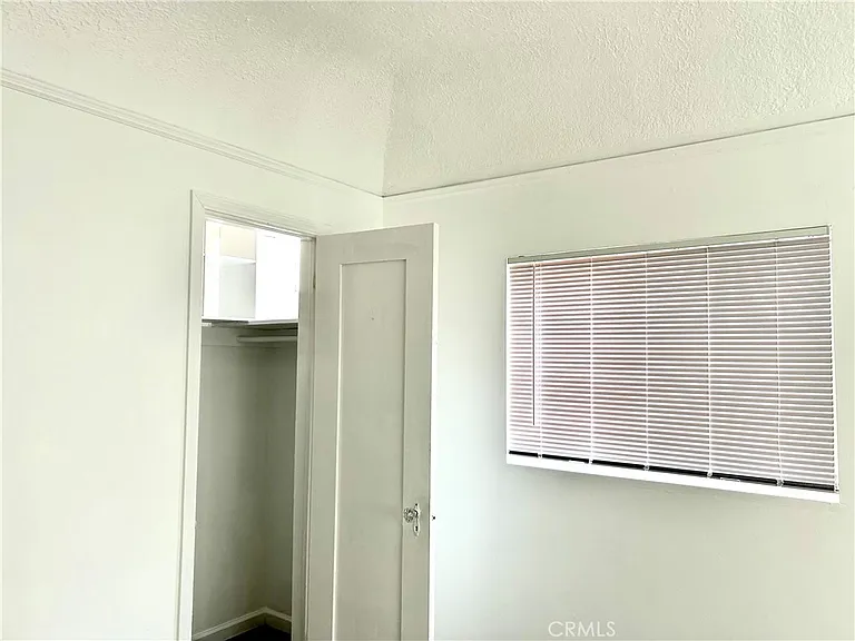212 S Lake St — Photo 6