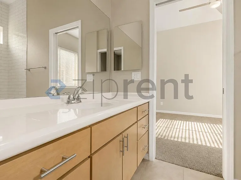 2315 E Pinchot Ave #128 — Photo 35