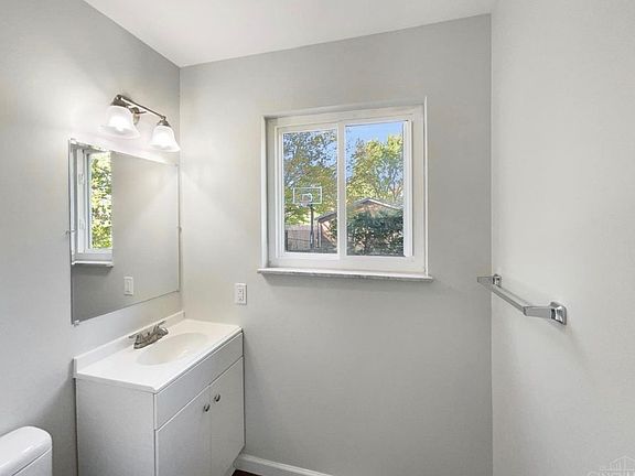4th image of 11831 Cedarcreek Dr #1