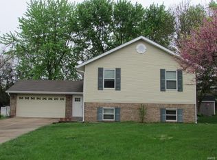 1181 Spencer Hill Dr, Saint Peters, MO 63376