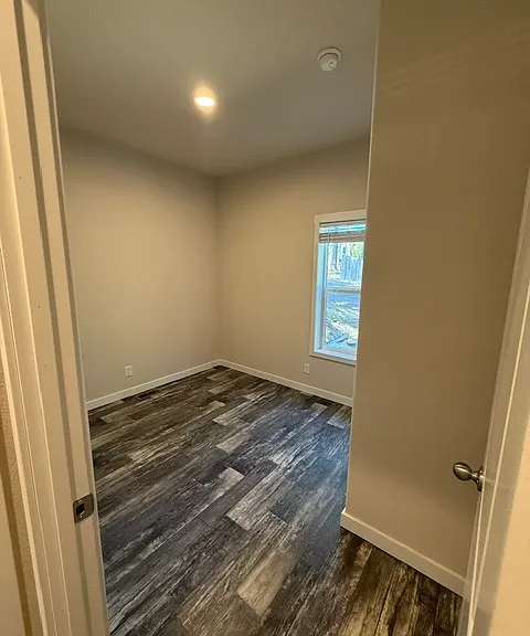 403 NW Commerce St — Photo 7