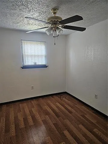 7808 Sun St — Photo 12