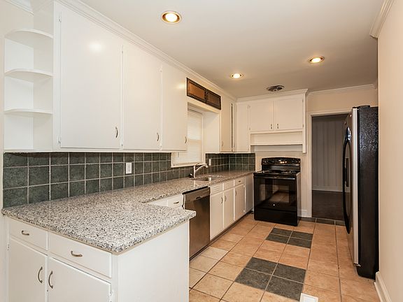 4th image of 6309 Cedar Croft Dr