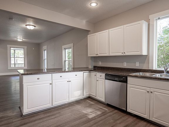 4th image of 1602 Johnson St NE
