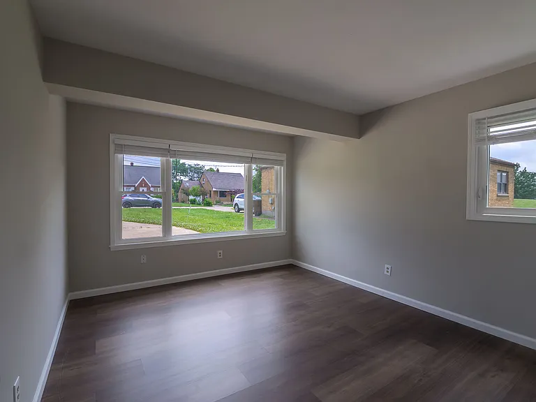 10 Rose Ave #1 — Photo 11