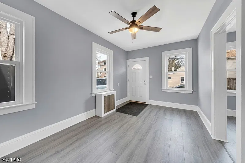 4 bed, 1.5 bath, $2,600 — Photo 3