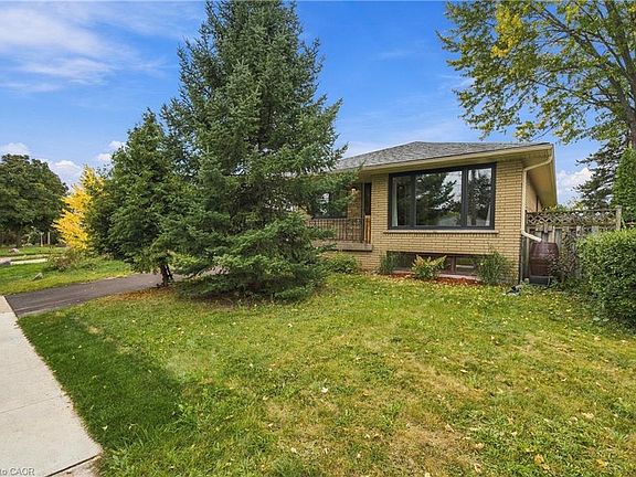 2nd image of 662 Dynes Rd
