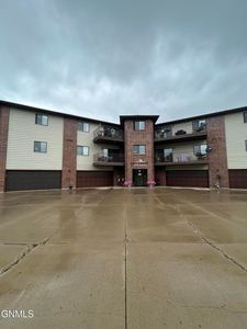 1511 3rd St SE APT 305, Jamestown, ND, 58401