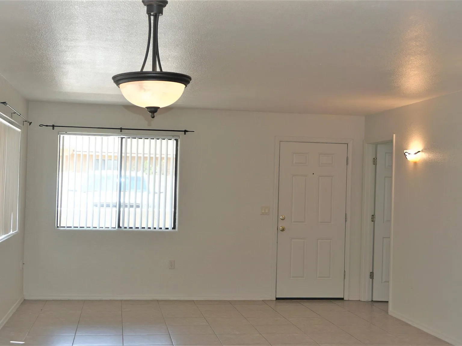 4410 Buena Loma Way — Photo 3