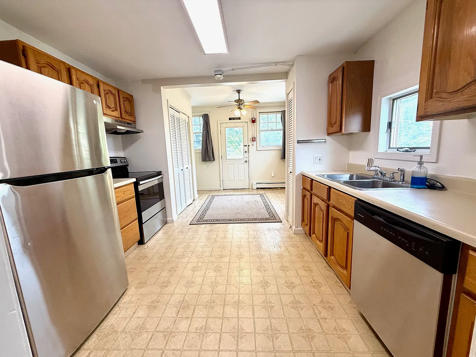 1 bed, 680 sqft, $1,600 — Photo 3