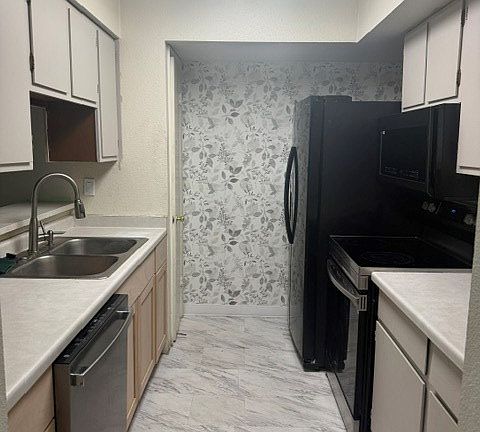 3rd image of 6701 Eastridge Rd Unit 216