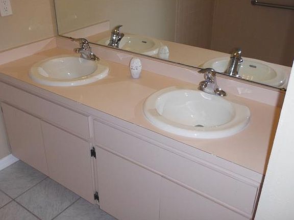 5th image of 105 Boxwood Ln
