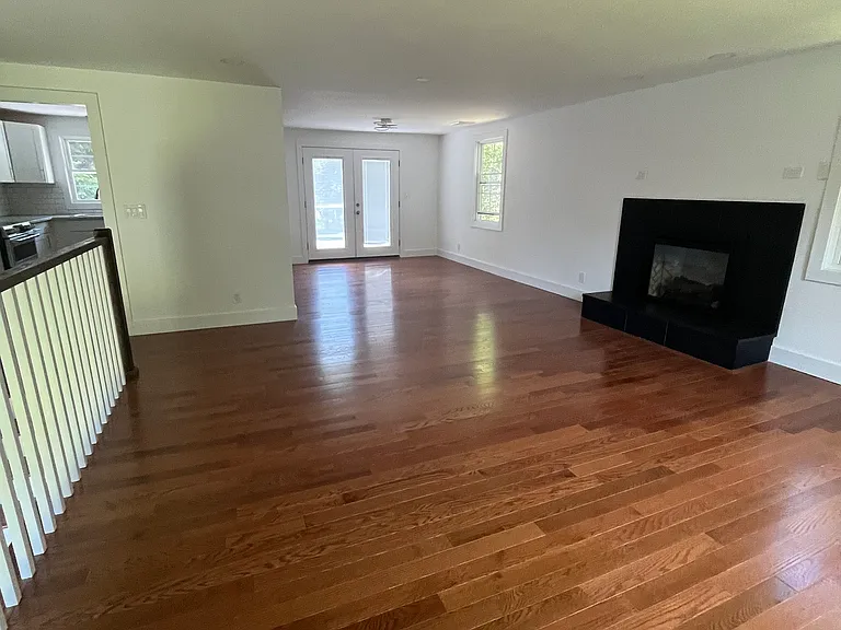751 W Avon Rd — Photo 5