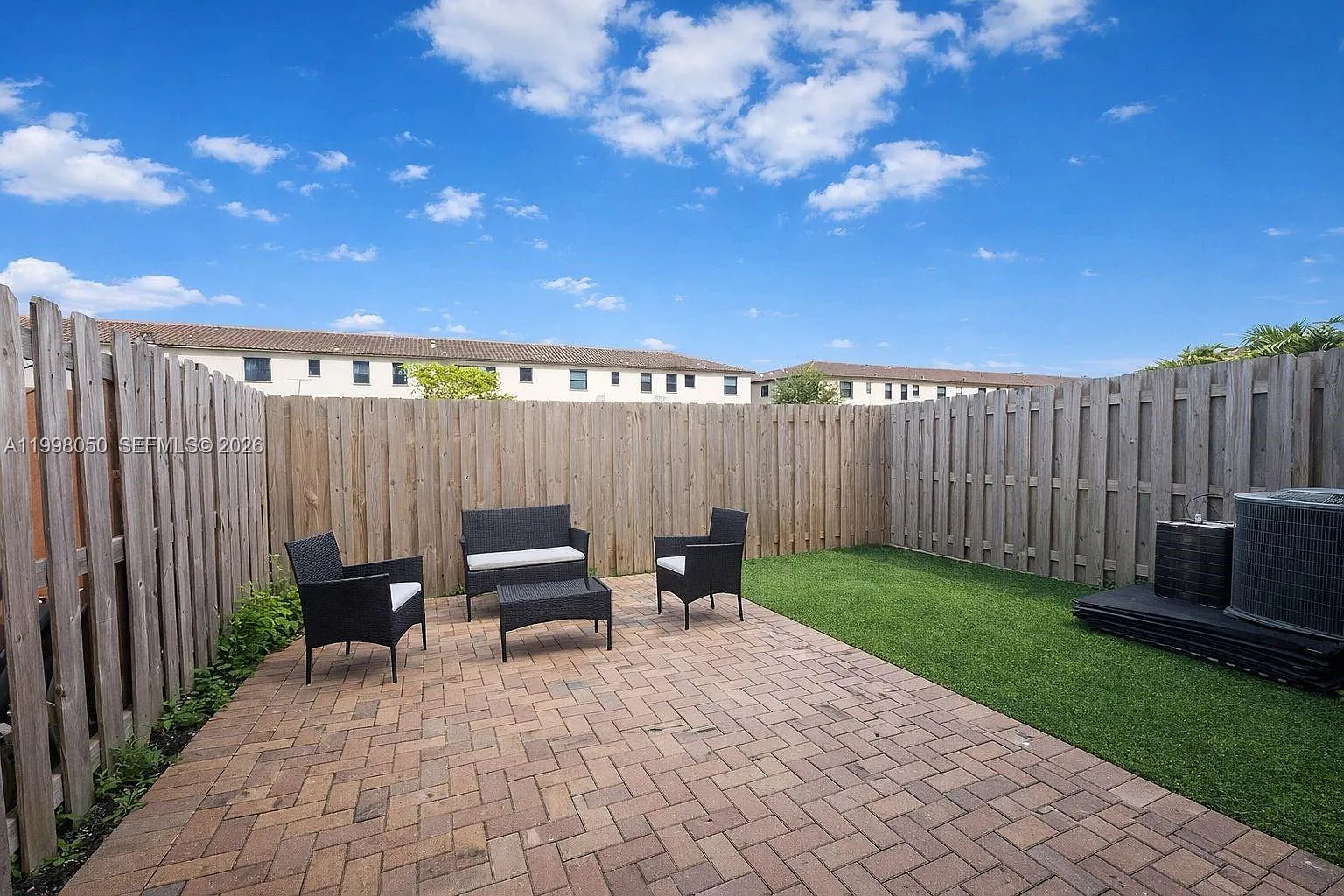 3 bed, 2.5 bath, $2,550 — Photo 2