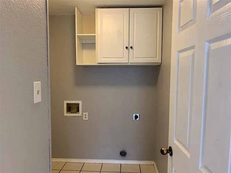 8232 Meadowbrook Dr — Photo 14