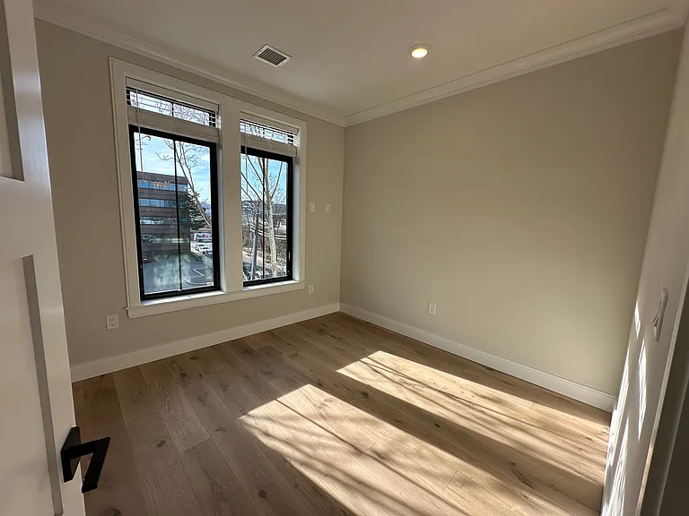 157 Everett St #305E — Photo 12