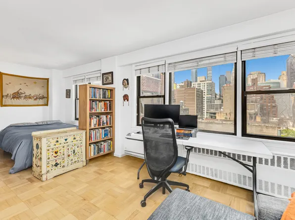 245 East 24th Street image 4 of 10