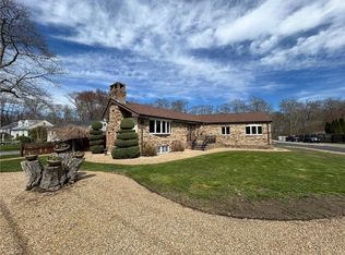 436 Crandall Rd, Tiverton, RI 02878