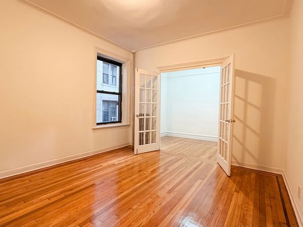 537 Ovington Ave #13