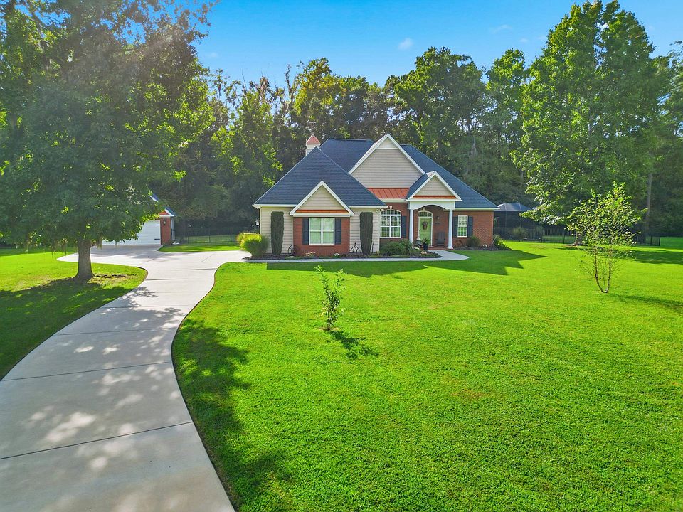 1st image of 270 Dartmoor Ct.