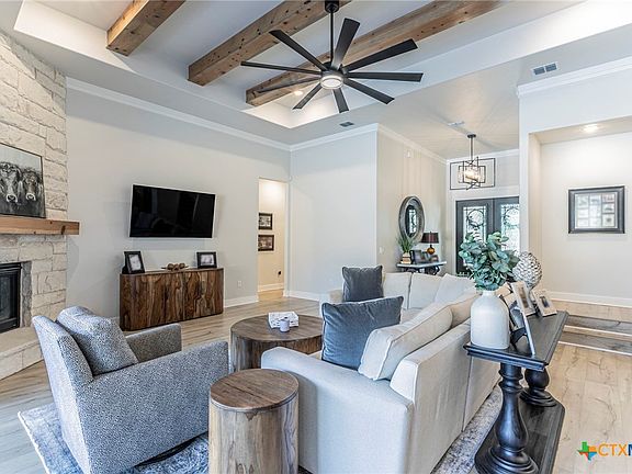5th image of 111 Lago Viento Ln