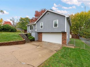6800 Jason Smith Ct, Gladstone, MO 64118