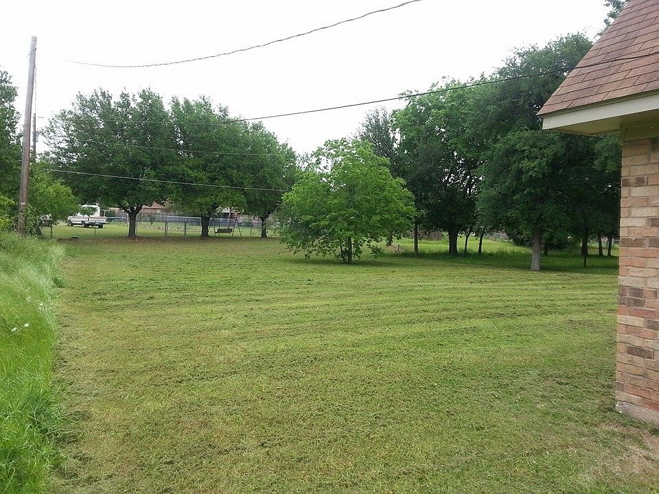 2nd image of 3213 Louis Ave