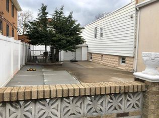 472 Lake St #1, Brooklyn, NY