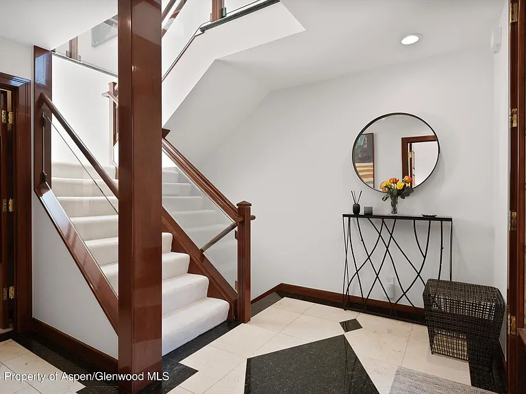 208 S Spring St #1 — Photo 28