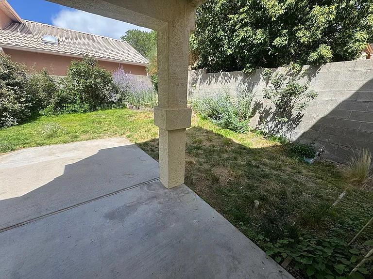 1142 Narcisco St NE — Photo 21