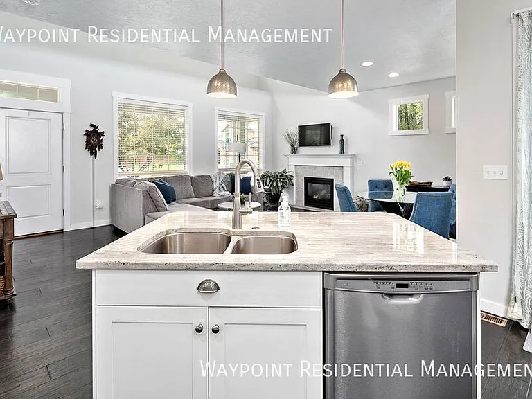 4342 S Axiom Ave — Photo 12