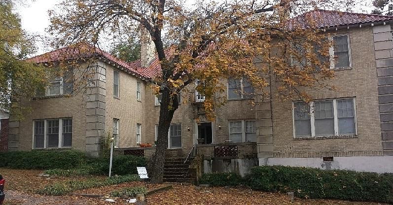 1st image of 711 Ash St APT 2