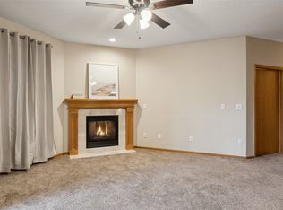 2451 Patricia Dr, Urbandale, IA 50322