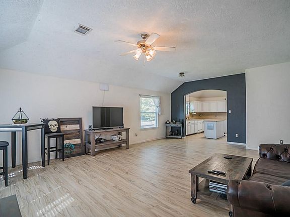 2nd image of 5441 N Buffalo Cir