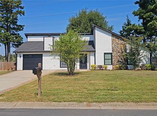 2024 Marshes Glenn Dr, Norcross, GA 30071