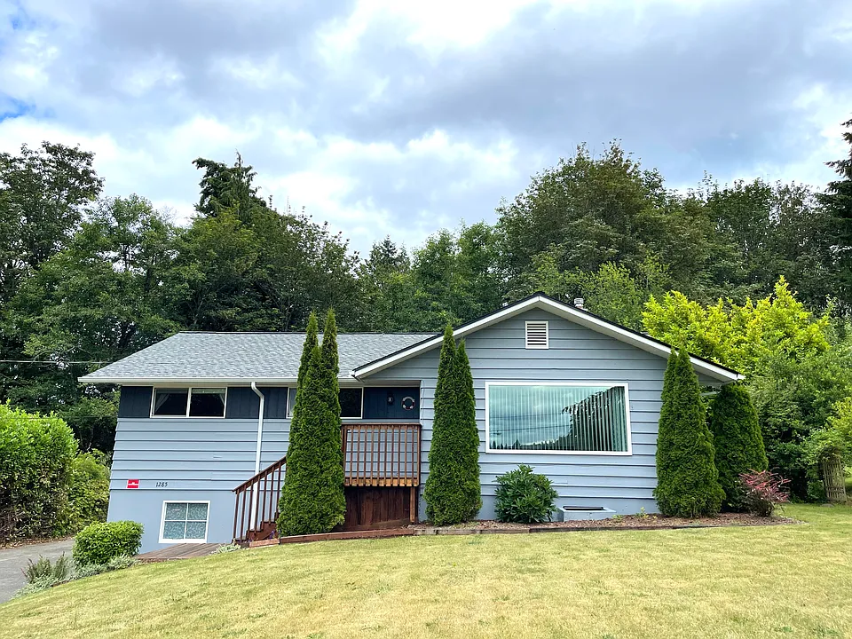 1285 Pottery Ave