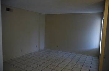 4th image of 218 W Vermont Ave APT 8
