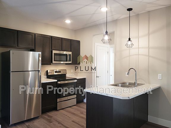 4th image of 808 Prince St #103