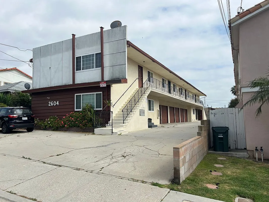 2 bed, 1.0 bath, 800 sqft, $2,500 — Photo 1