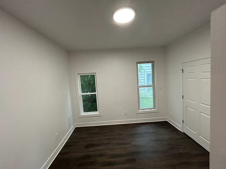 238 Everett Ave — Photo 6