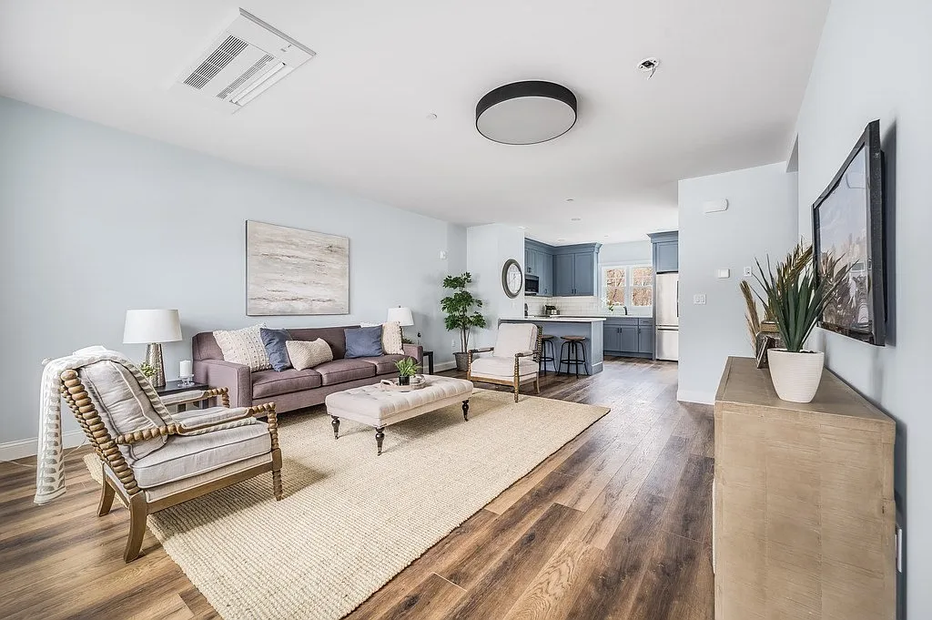 3 bed, 3.5 bath, 1876 sqft, $5,500 — Photo 1