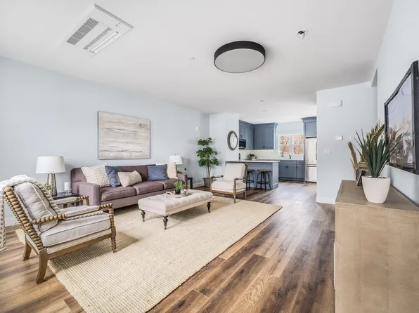451 Essex St #4, Beverly, MA 01915
