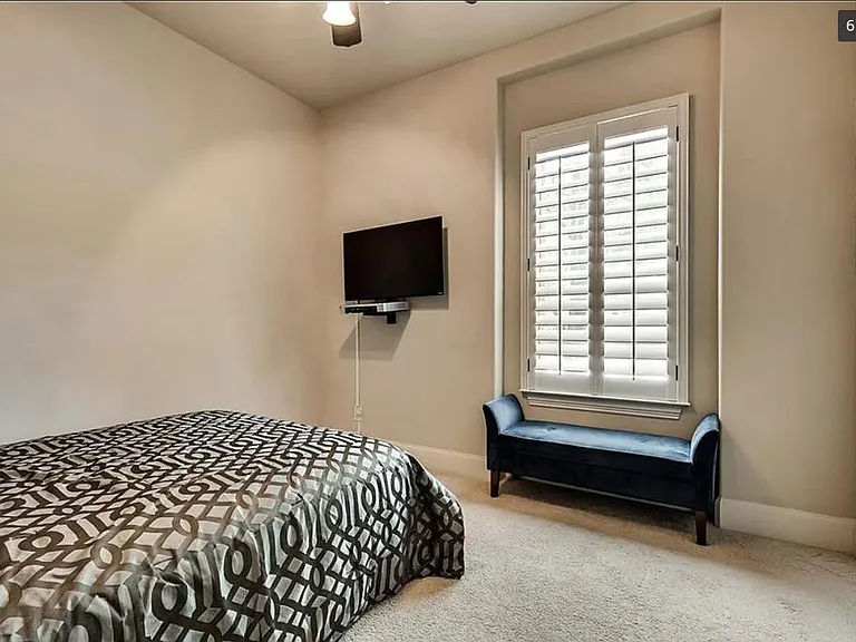 2501 Lady Viviane Ln — Photo 6