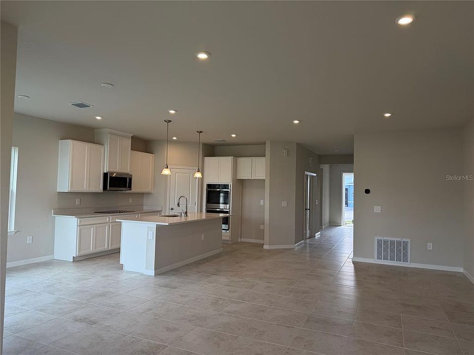 2nd image of 16425 Queen Palm Dr