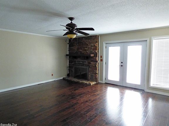2nd image of 18 N Lakeshore Trce