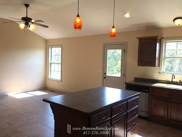 191 Roundhill Rd — Photo 5